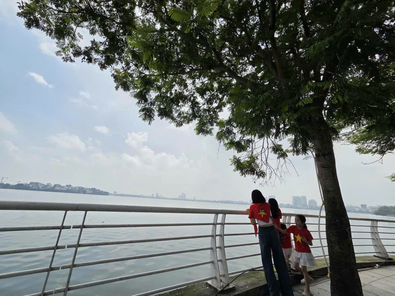 Bán Đất khu Lạc Long Quân, 85m2 Lô góc, Ngõ thông, Dòng tiền, An sinh tốt, Giá 12.5 Tỷ - Ảnh 2