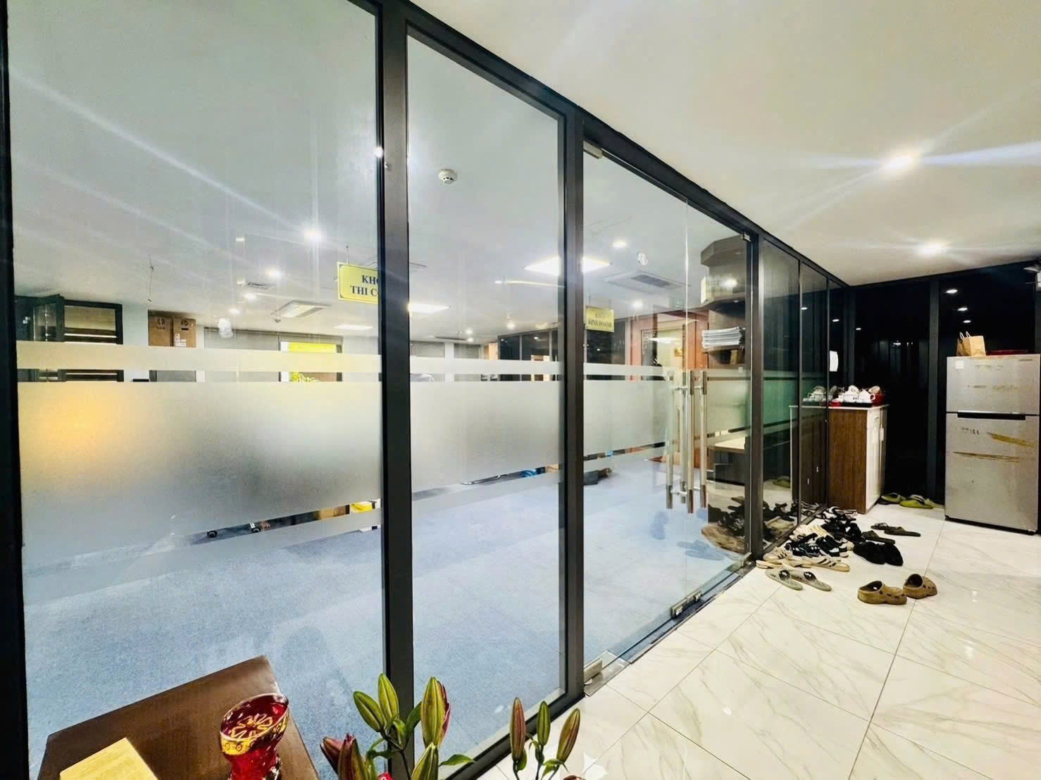 (HẠ CHÀO 10 TỶ) BÁN TÒA NHÀ PHỐ LẠC LONG QUÂN - 288M² x 8T CÓ HẦM - DÒNG TIỀN 300TR/TH - Ảnh 4