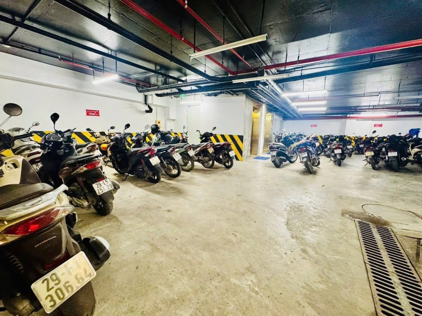 (HẠ CHÀO 10 TỶ) BÁN TÒA NHÀ PHỐ LẠC LONG QUÂN - 288M² x 8T CÓ HẦM - DÒNG TIỀN 300TR/TH - Ảnh chính