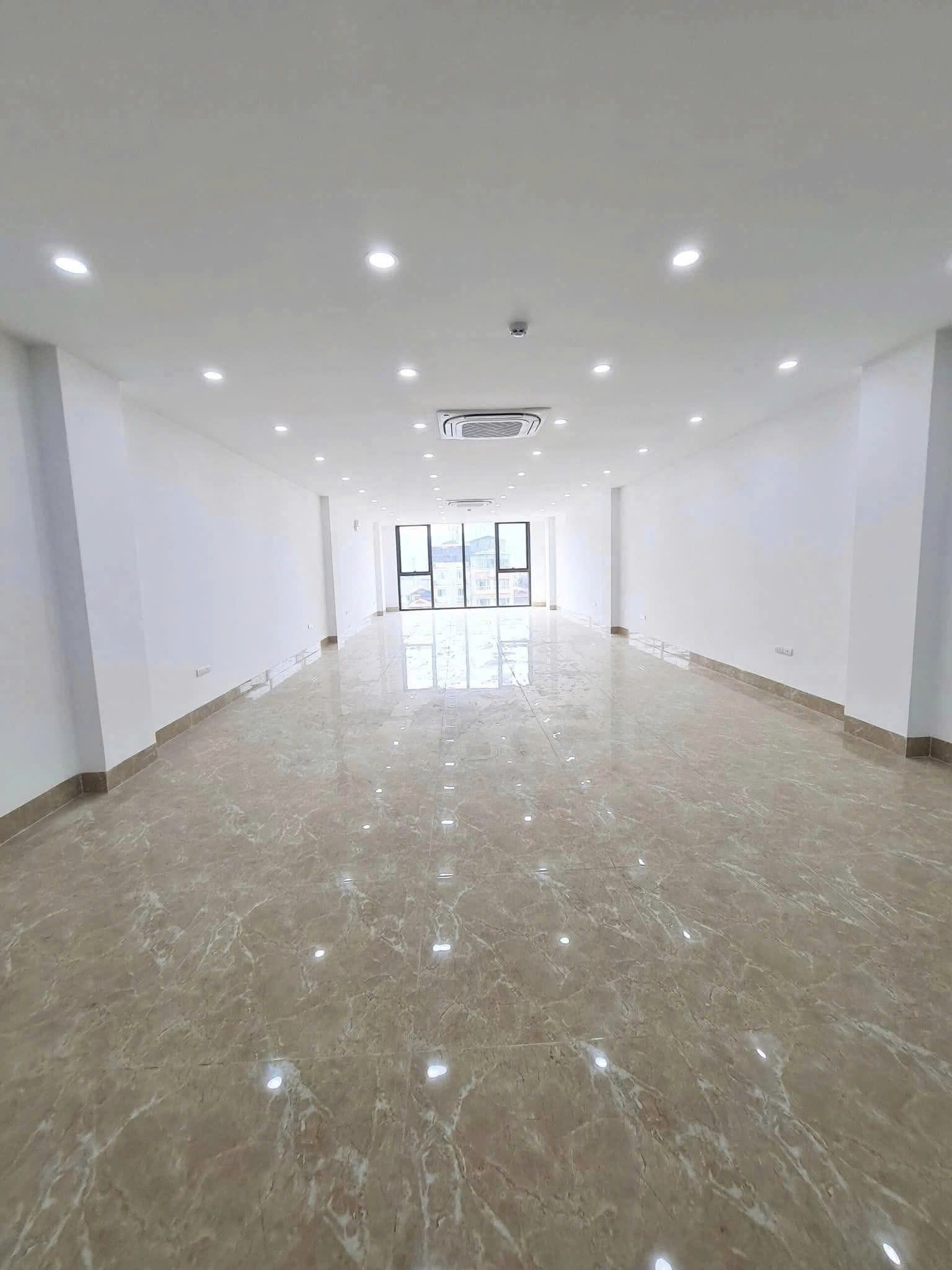 BÁN NHÀ MẶT PHỐ VĂN CAO, BA ĐÌNH - 100M x 6T - VỈA HÈ Ô TÔ TRÁNH - KINH DOANH - GIÁ 65 TỶ - Ảnh 3
