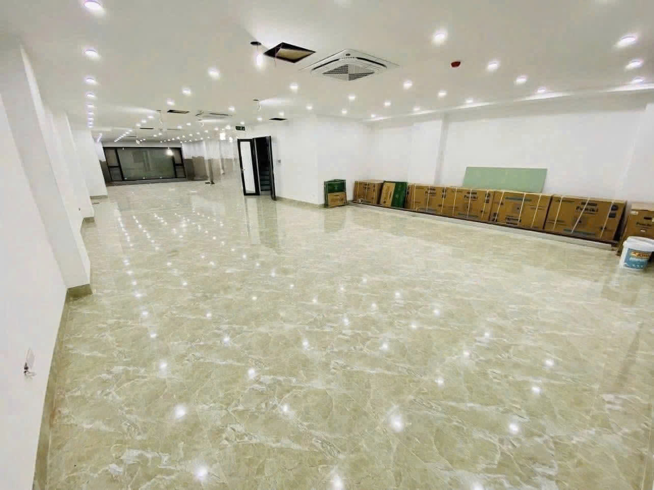 BÁN NHÀ MẶT PHỐ VĂN CAO, BA ĐÌNH - 100M x 6T - VỈA HÈ Ô TÔ TRÁNH - KINH DOANH - GIÁ 65 TỶ - Ảnh 4