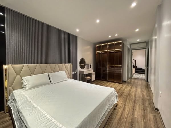 Bán nhà 6 tầng thang máy, gần Lăng Bác – ngõ rộng – chỉ 15 tỷ - Ảnh 2