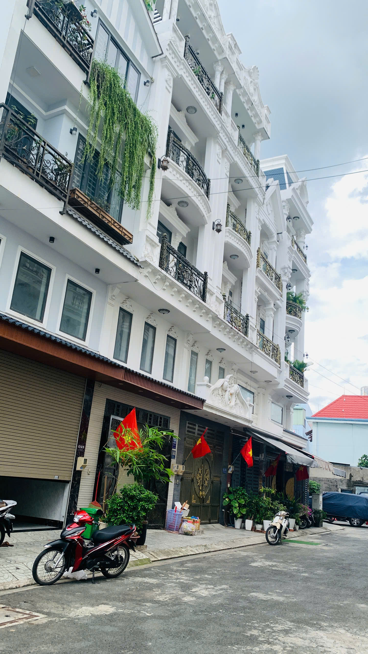 Bán nhà 5 tầng khu vip Trần Thị Hè, nhà lung linh, vị trí đỉnh - Ảnh chính