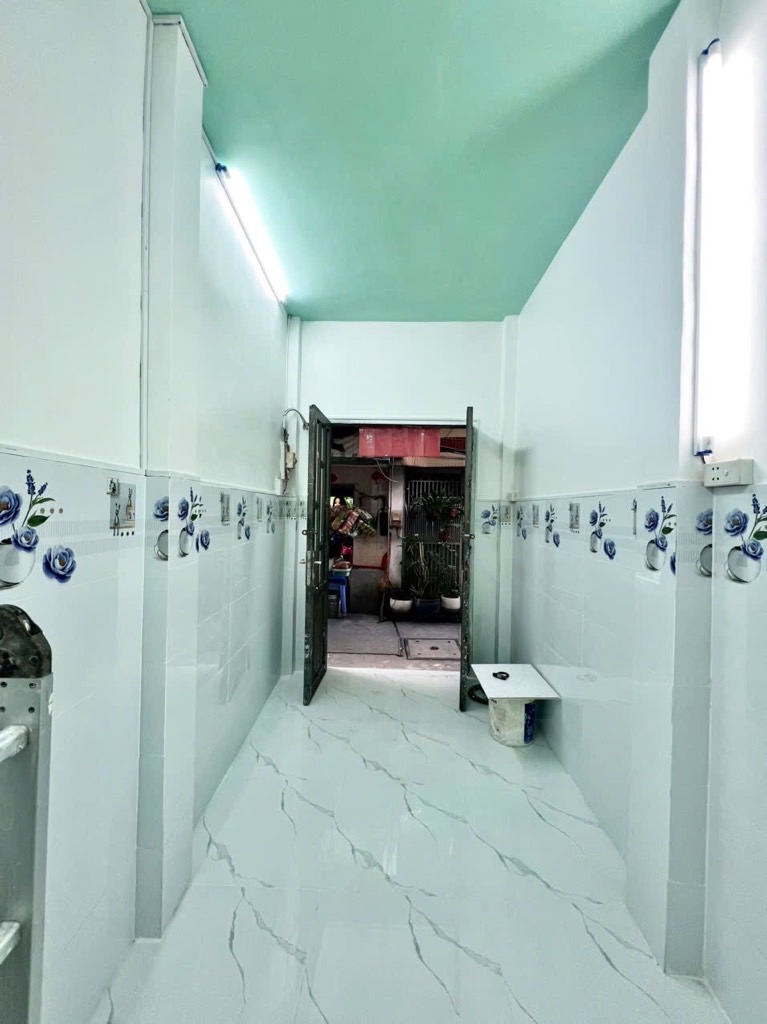 Bán nhà 2 tầng mới đẹp, ngay Mã Lò, gần Tên Lửa, Aeon Mall, Chỉ hơn 1 tỷ - Ảnh 1