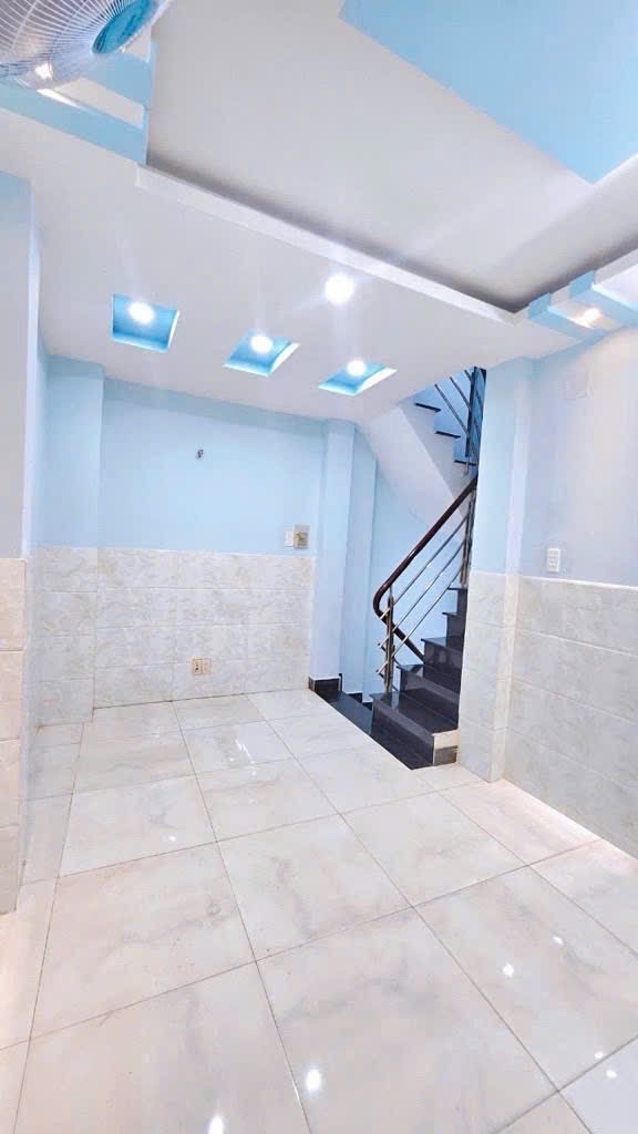 CHỦ THIỆN CHÍ BÁN NHÀ Q4 - 5 TẦNG-CÁCH VÀI BƯỚC CÓ XE HƠI- RA HOÀNG DIỆU, NGUYỄN TÂT THÀNH. - Ảnh 1