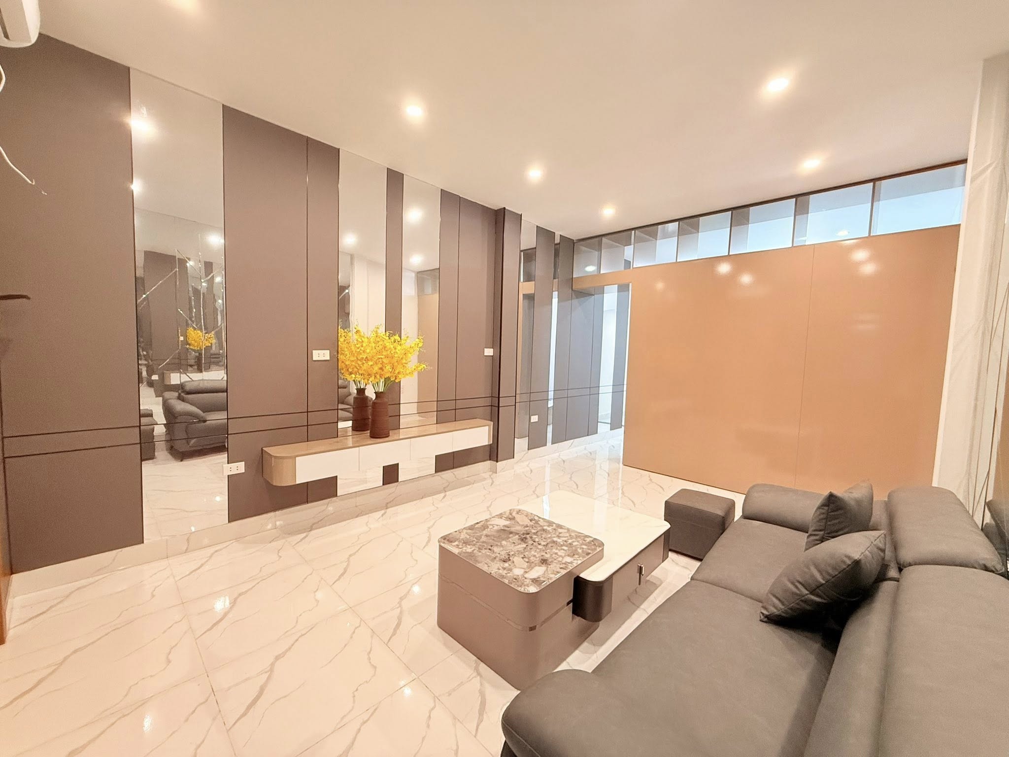 💥Siêu Tập thể Thái Thịnh 115m2, 3 ngủ, Nội thất cực chất, trung tâm Đống Đa, hơn 4 tỷ - Ảnh chính