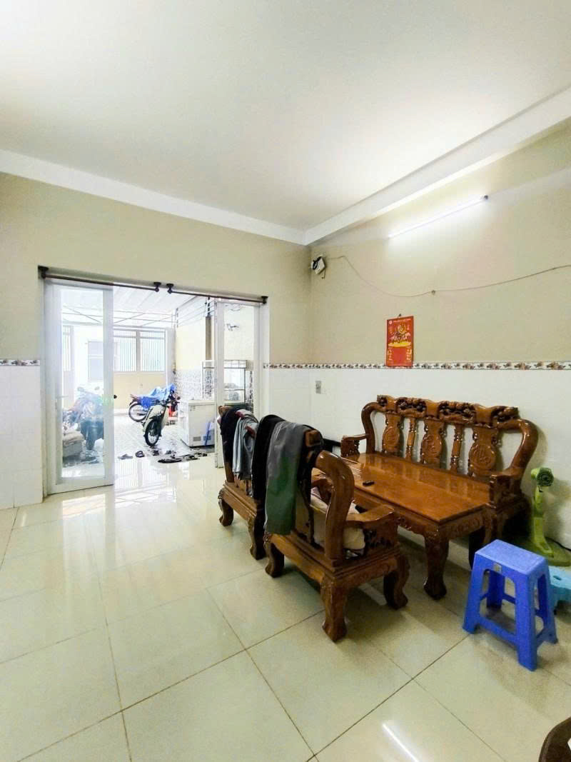 Bán nhà riêng 3 tầng, 97m2 Dương Đình Hội, Q.9. Sổ hồng, 2PN, giá 4.65 tỷ. LH: 0933125879 - Ảnh 1