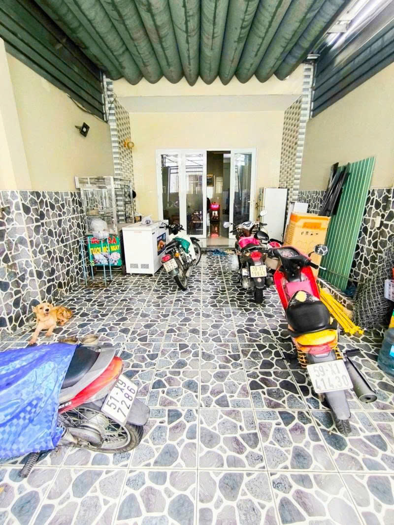 Bán nhà riêng 3 tầng, 97m2 Dương Đình Hội, Q.9. Sổ hồng, 2PN, giá 4.65 tỷ. LH: 0933125879 - Ảnh chính