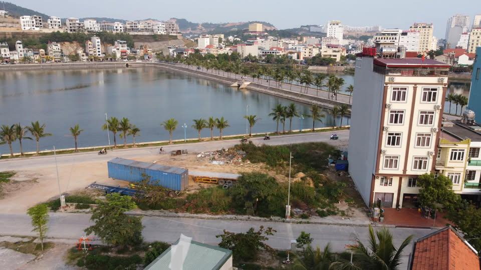 Bán đất  vị trí siêu đẹp bờ hồ Hùng Thắng, kinh doanh được còn duy nhất 1 ô cực hiếm - Ảnh chính