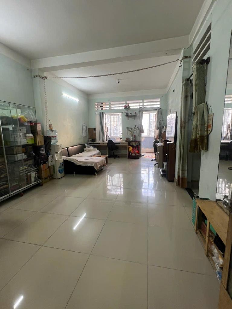 Bán chung cư Phan Xích Long, 66m2, tầng 1, thang máy, sổ hồng riêng, chỉ hơn 3 tỷ - Ảnh 1