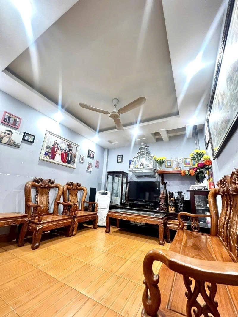 Bán nhà hẻm 198, Phước Long A, Q.9. 46m2, 5 tầng, 3PN, SH. Giá 4.5 tỷ. LH: 0933125879 - Ảnh 1