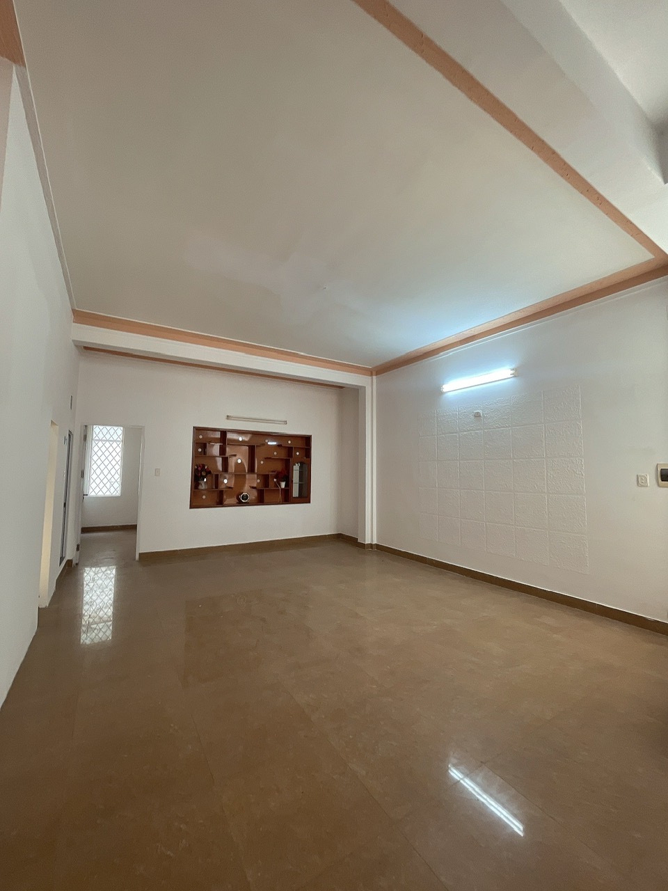 Cho thuê nhà đường 2/9 hải châu đà nẵng có thang máy ngang 7 dt 175m2 giá tốt - Ảnh 2