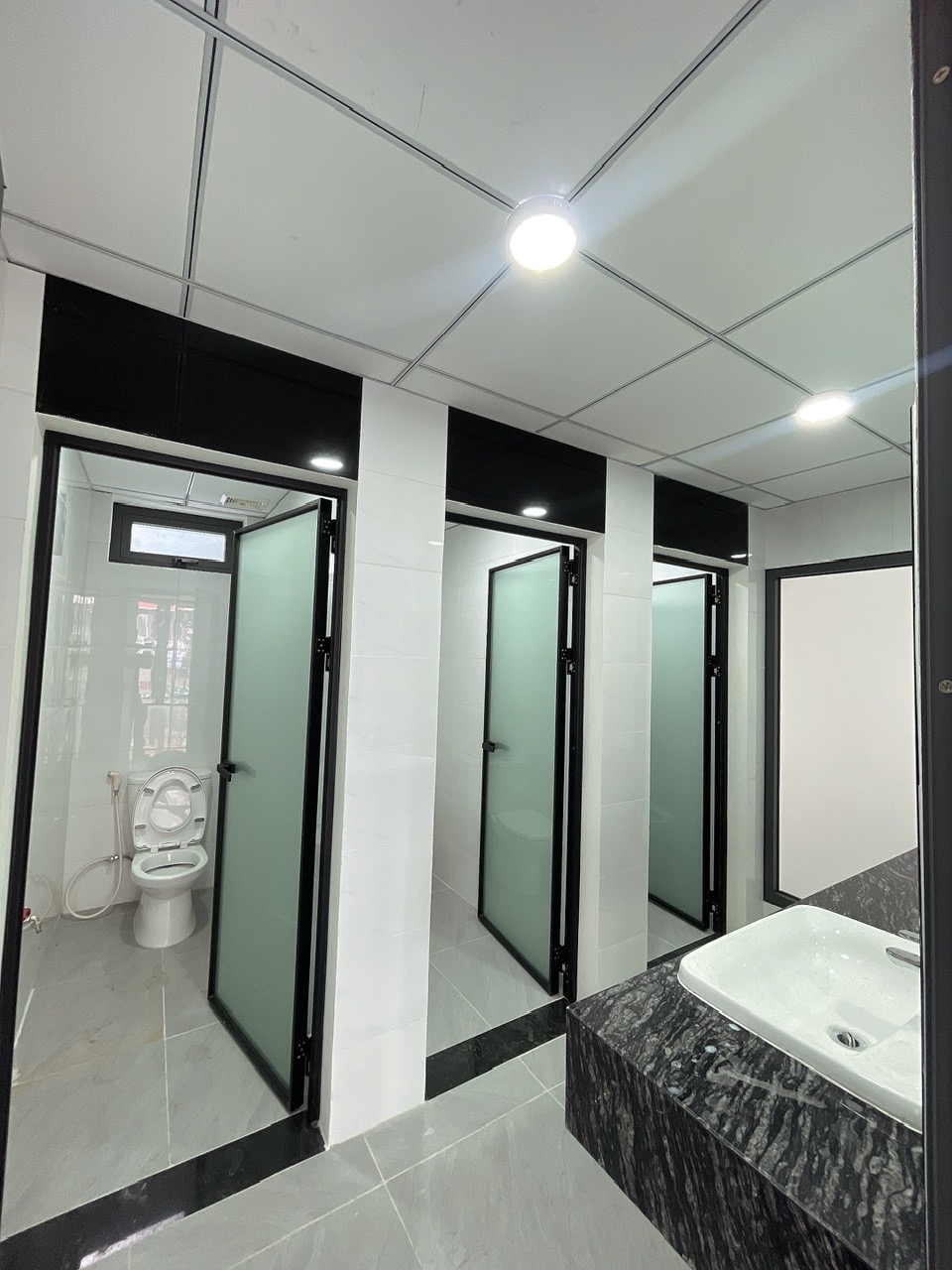 cho thuê nhà đường lê đinh thám hải châu đà nẵng nguyên căn thông suốt ngang 13m - Ảnh 2