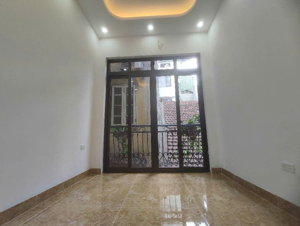 NHÀ CHÍNH CHỦ - GIÁ TỐT - Vị Trí Đẹp Tại Yên Phụ, Tây Hồ, TPHN - Ảnh 2