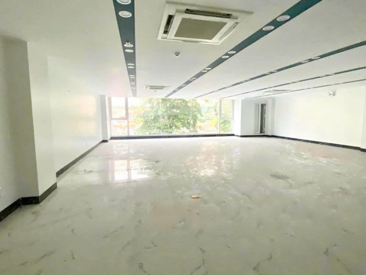 BÁN TOÀ NHÀ MẶT PHỐ PHẠM VĂN ĐỒNG - 200M² x 9T CÓ HẦM - MT 11M - DÒNG TIỀN 350TR/TH - GIÁ 125 TỶ - Ảnh 3