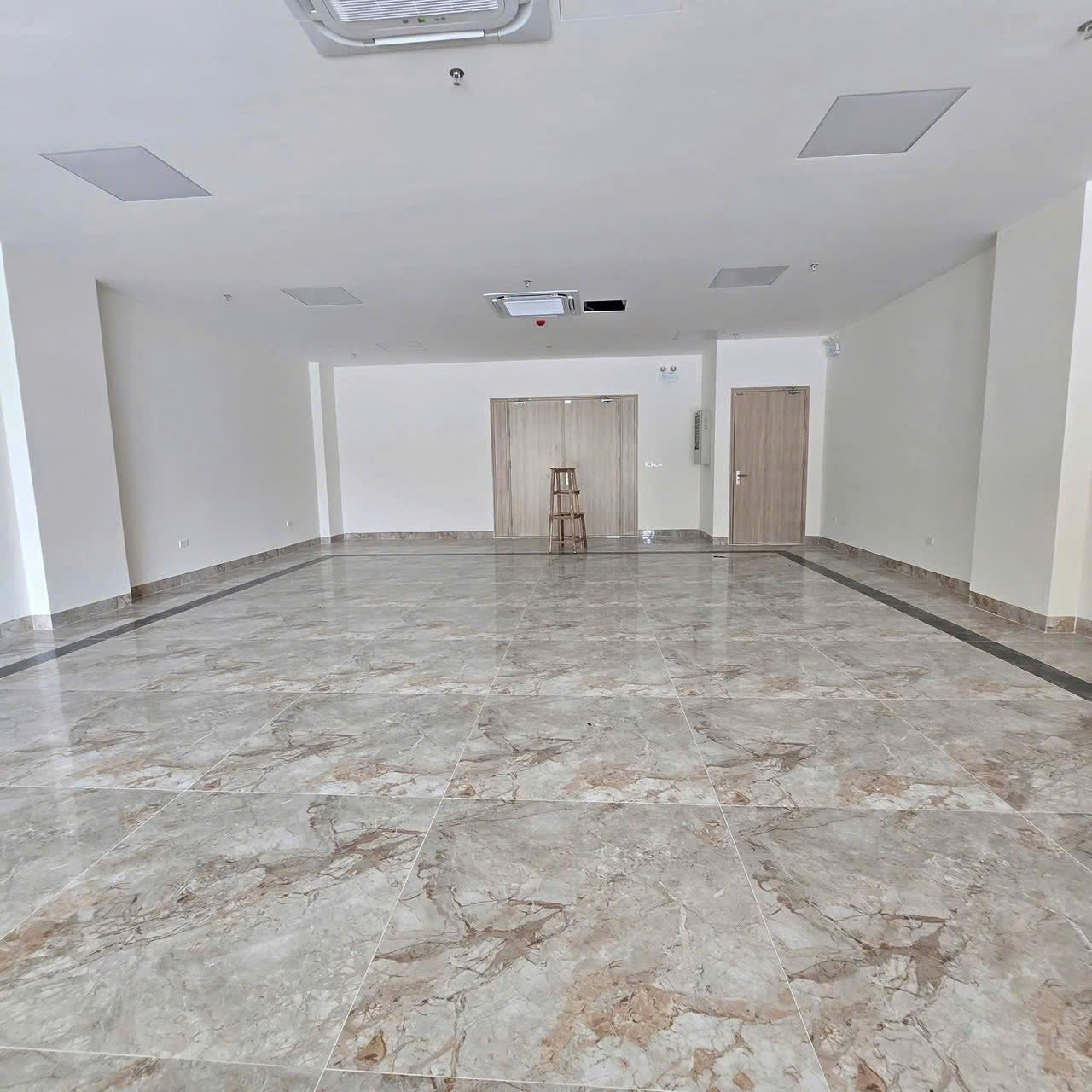 BÁN TÒA NHÀ VP CẦU DIỄN, BẮC TỪ LIÊM - 152M² x 8T CÓ HẦM - MT 8M - DÒNG TIỀN 150TR/TH - Ảnh 3