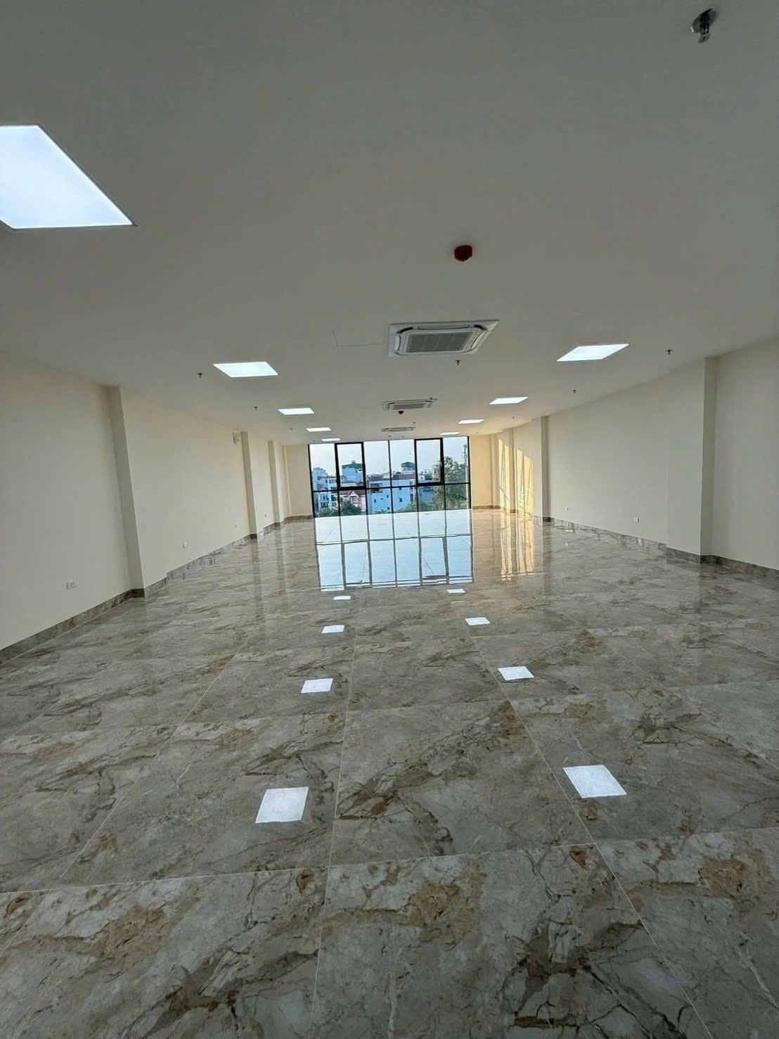 BÁN TÒA NHÀ VP CẦU DIỄN, BẮC TỪ LIÊM - 152M² x 8T CÓ HẦM - MT 8M - DÒNG TIỀN 150TR/TH - Ảnh 2