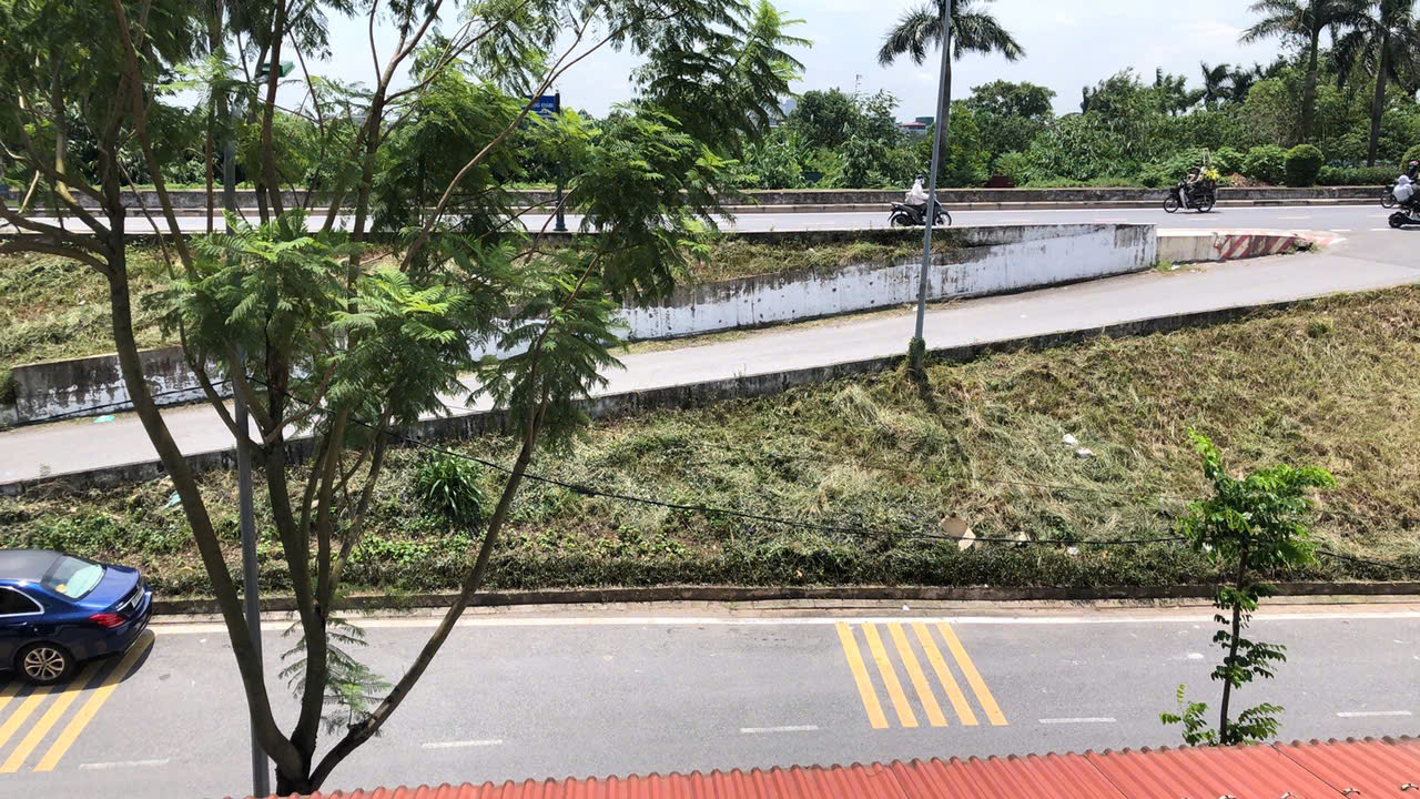 Cho thuê tầng hầm và tầng 1, tòa nhà 5 tầng tại số 15 đường Bát Khối, phố Tư Đình, Long Biên, Hà Nội - Ảnh chính