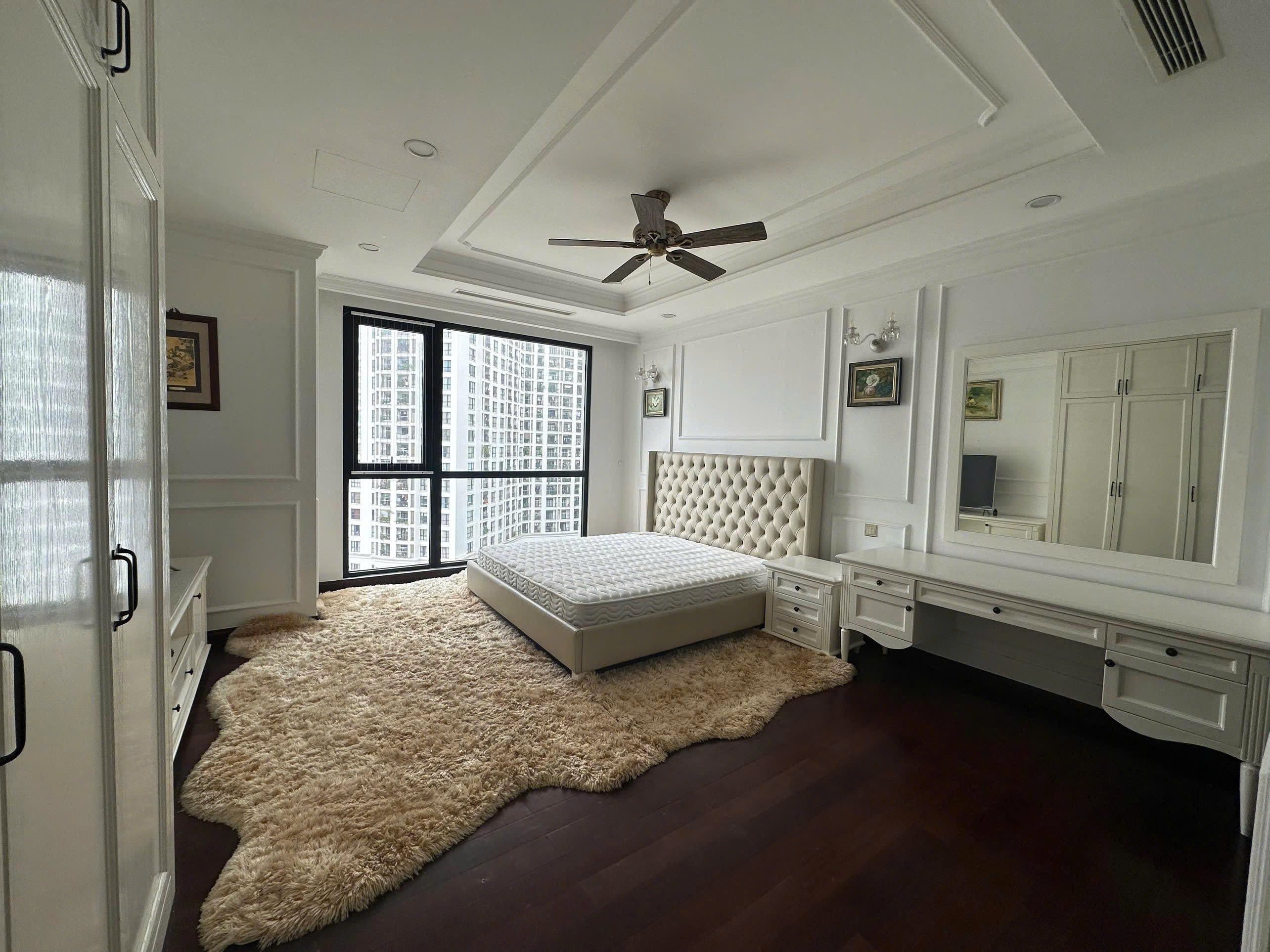 Cho thuê căn 221m2 ại ROYAL CITY , giá  50 triệu / tháng , LH  584146888 khi cần thuê chung cư - Ảnh 3