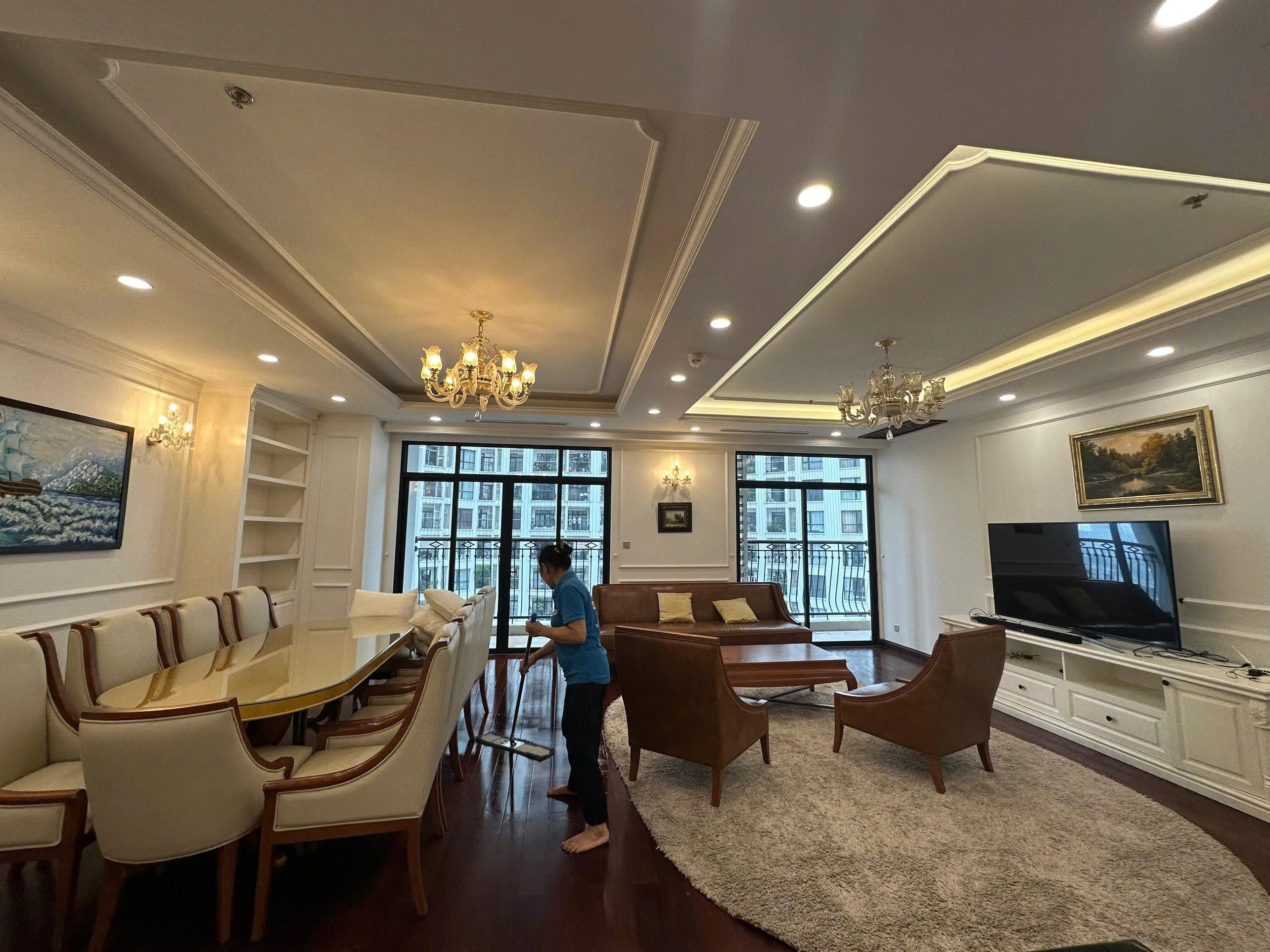 Cho thuê căn 221m2 ại ROYAL CITY , giá  50 triệu / tháng , LH  584146888 khi cần thuê chung cư - Ảnh 1