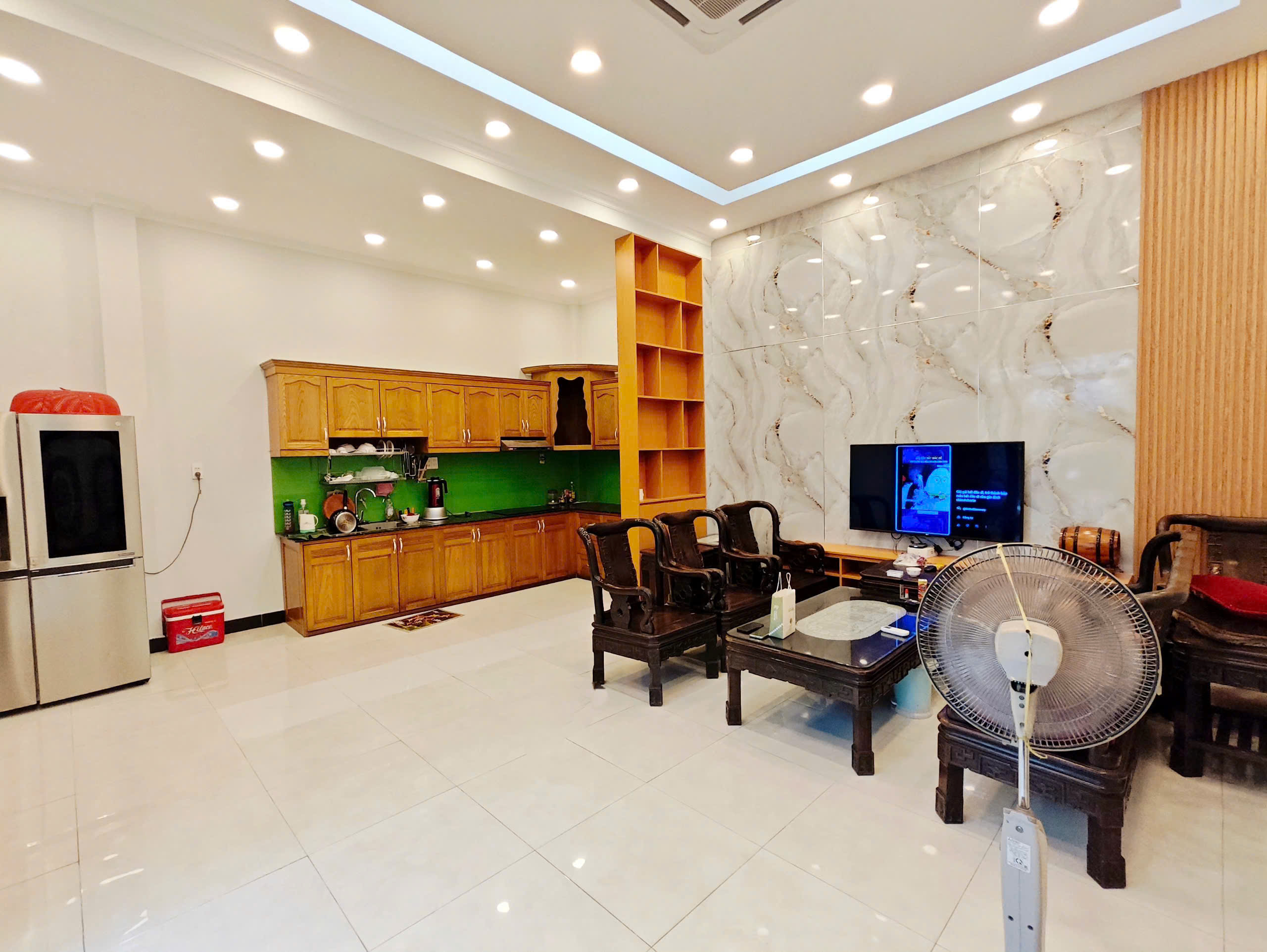 BÁN BIỆT THỰ SÂN VƯỜN 620m², Ở NGAY. SHR, SẴN SÀNG CC. GIẢM SÂU 1.2 TỶ, CHỈ CÒN 3.6 TỶ. - Ảnh 4