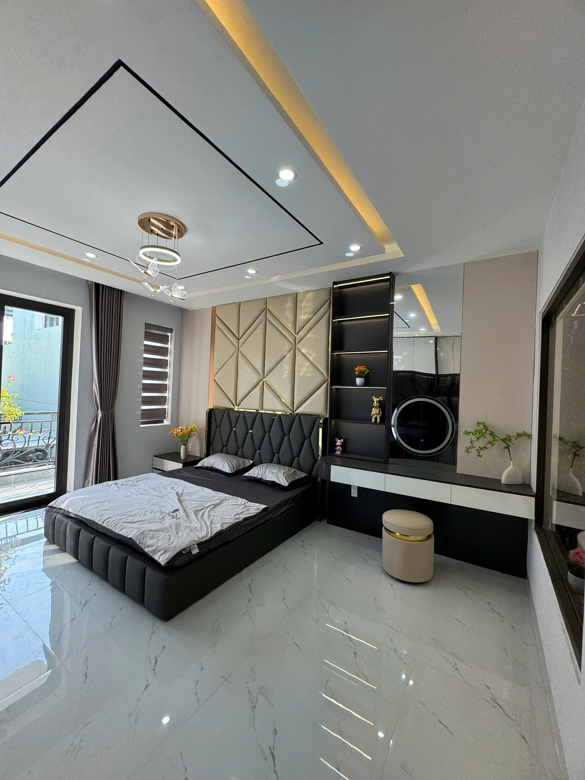 + Bán tòa căn hộ 5 tầng, sau mặt tiền đường phan Tứ, trục đường ẩm thực và phố tây đi bộ. - Ảnh chính