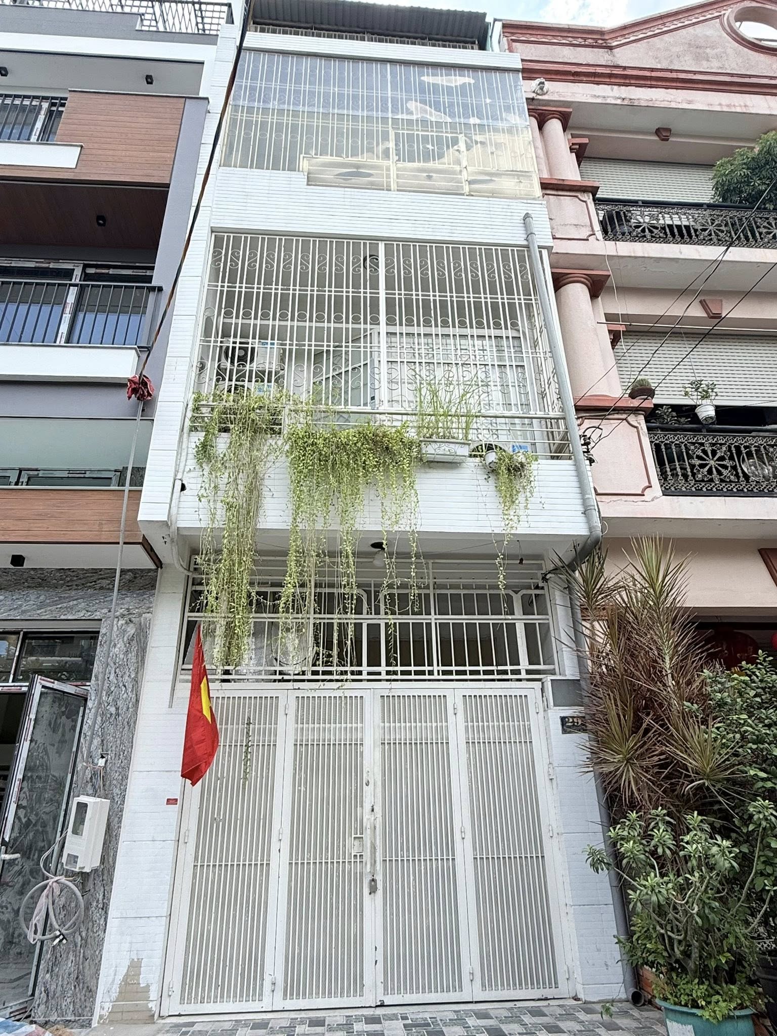 CHỈ 6 TỶ NHỈNH CHÚT, CÓ NGAY NHÀ 40M2 - 4 TẦNG, TẠI ĐƯỜNG NGUYỄN ĐÌNH CHIỂU - QUẬN 3. - Ảnh 1