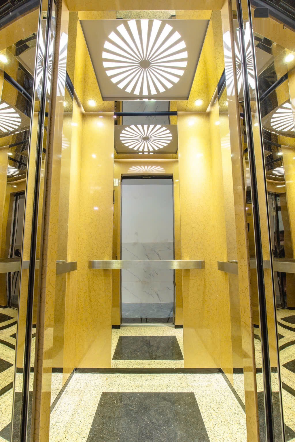 # Nhà đường 5.5m gần Đỗ Quang, 76m2, 5.5 tầng, 2 mặt thoáng, 9 căn hộ hiện đại, thu 40tr - Ảnh 2