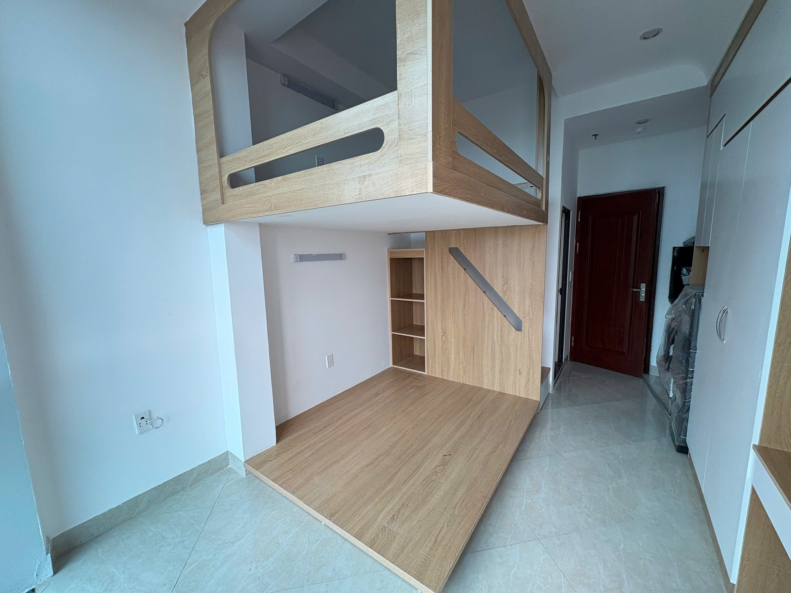 (Cực hiếm) Căn hộ Duplex 28m2 mới khai trương tại 326 Nguyễn Trãi - Ở được 4 người - Máy giặt riêng - Ảnh chính