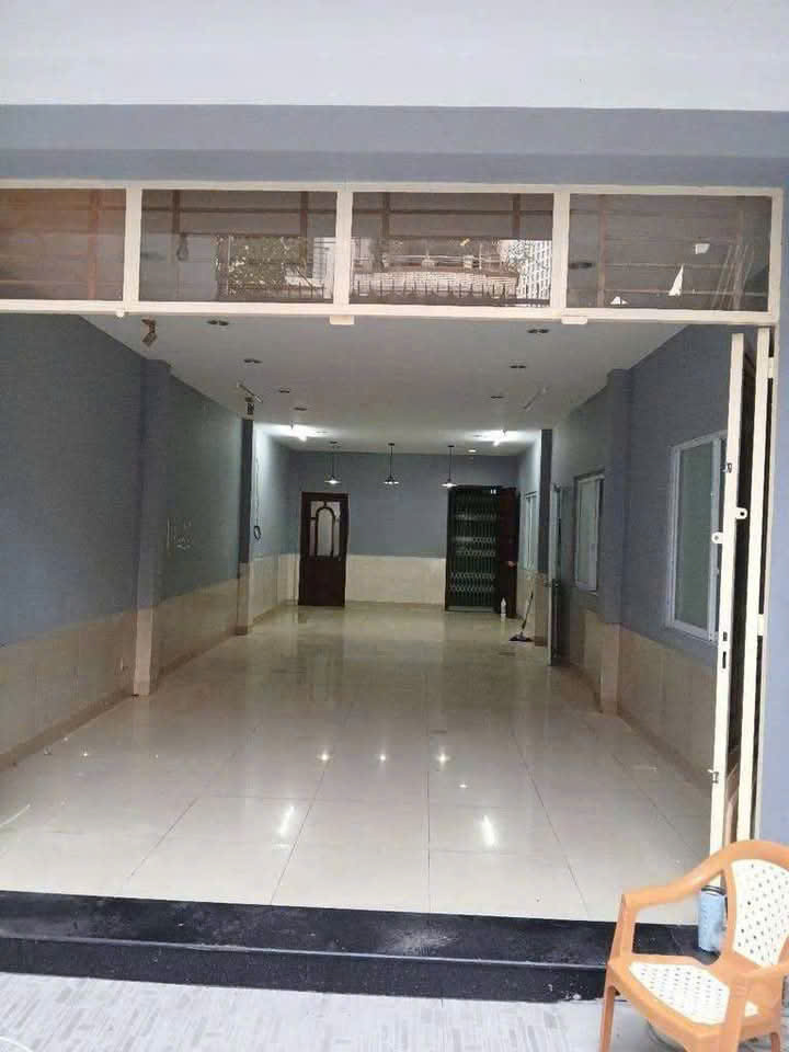 Bình Thạnh ! Cho thuê mặt bằng, diện tích 70m2 ( sảnh 4m x 12m , sân 5m x 5m ) Tel : Lam 09379139 … - Ảnh 2