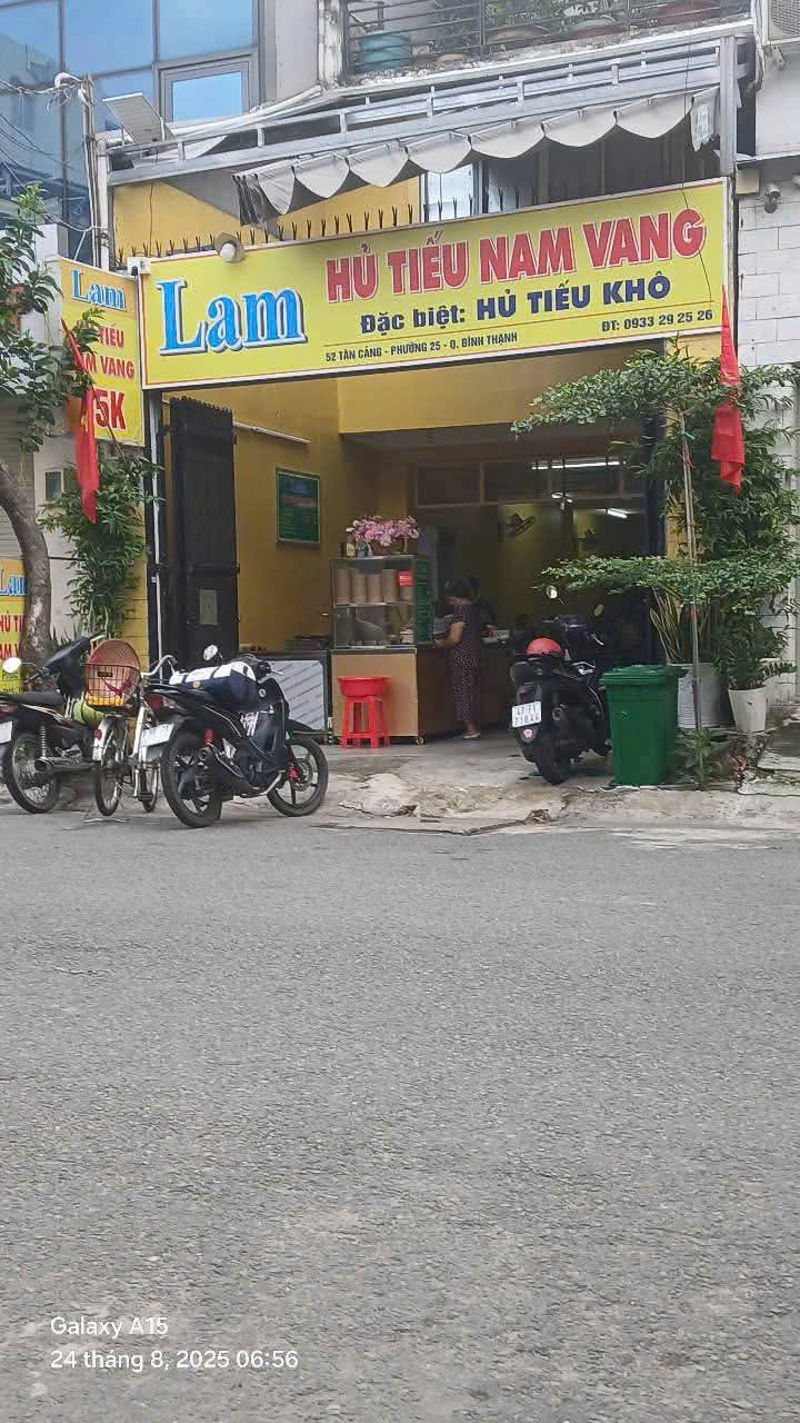 Bình Thạnh ! Cho thuê mặt bằng, diện tích 70m2 ( sảnh 4m x 12m , sân 5m x 5m ) Tel : Lam 09379139 … - Ảnh chính