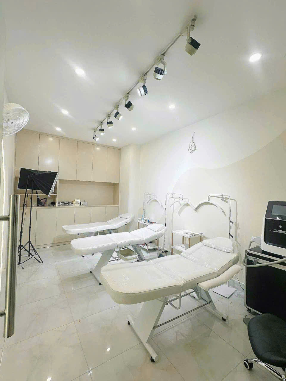 CHO THUÊ MẶT BẰNG KINH DOANH TẦNG 1 MẶT PHỐ THÁI THỊNH, ĐỐNG ĐA - Ảnh 1