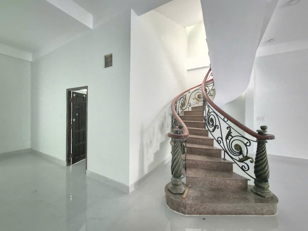 CHO THUÊ NHÀ (12m x 35m) MẶT TIỀN QL50 – VỊ TRÍ VÀNG NGAY TRUNG TÂM Q.8 - Ảnh 4