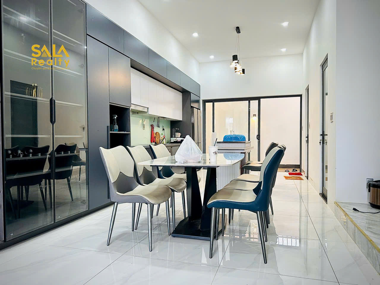 Nhà 3 tầng 1 tum mới đẹp, nội thất Luxury trong KĐT Ân Phú - đối diện công viên - Ảnh 2