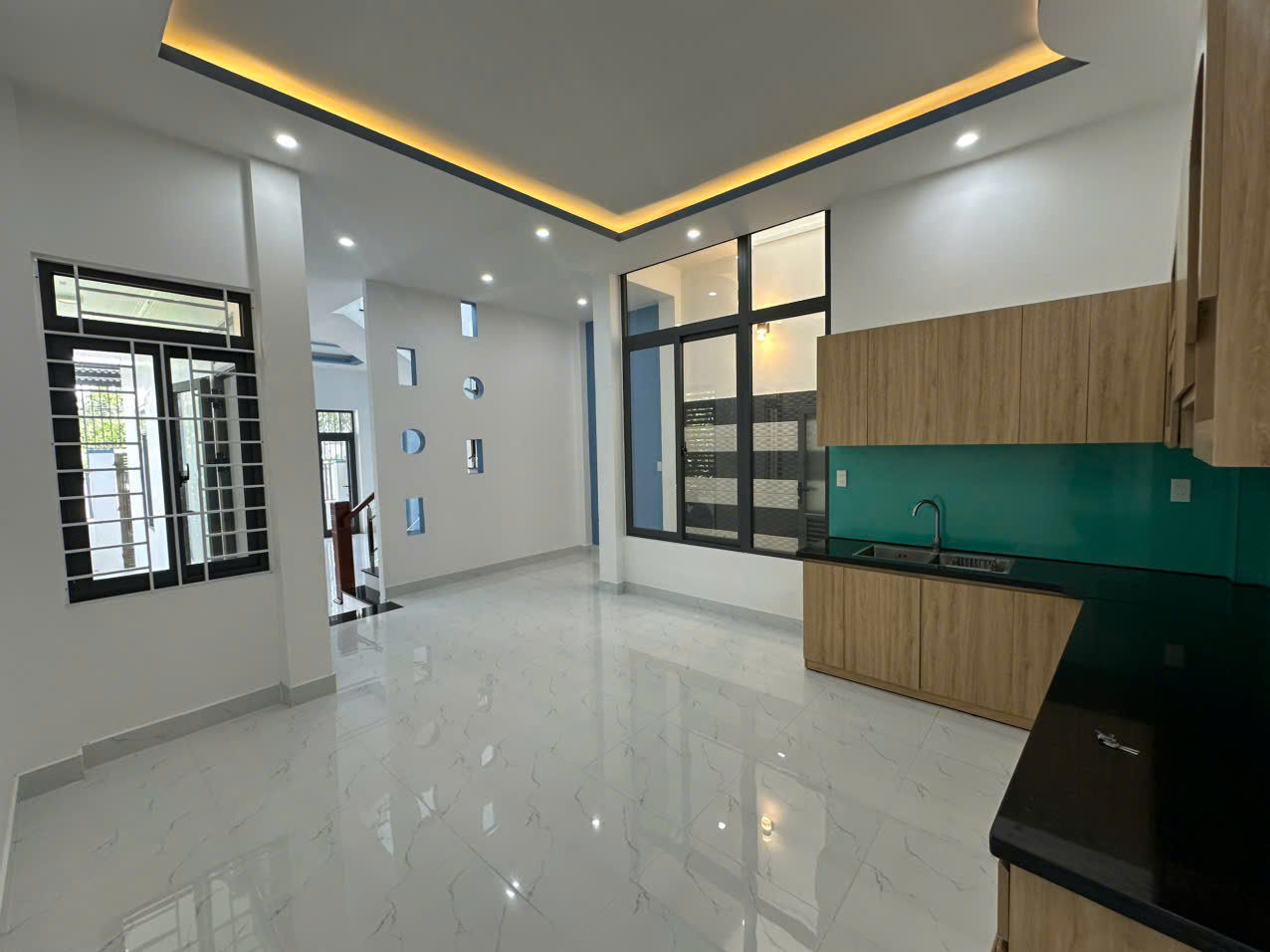 Nhà đúc 2 tầng tâm huyết hẻm ô tô Phú NôngDt 87,2m2 ngang 5,5m Giá bán 3,75 tỷ bao sang tên - Ảnh 2