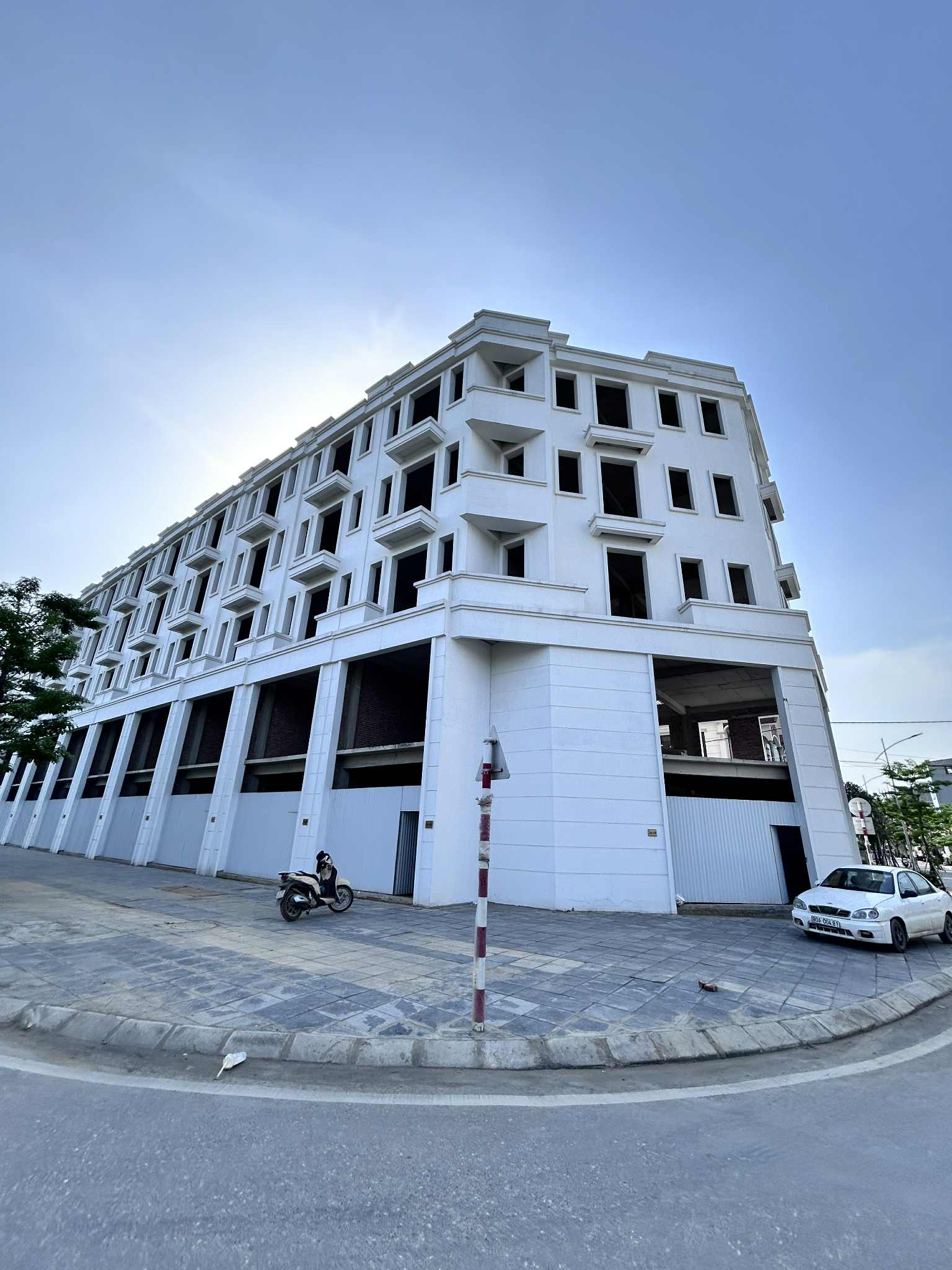 Bán nhà 3 mặt tiền trung tâm Trâu Quỳ,Gia Lâm,Hà Nội, 103m2 6 tầng mới tinh,cực hiếm - Ảnh chính