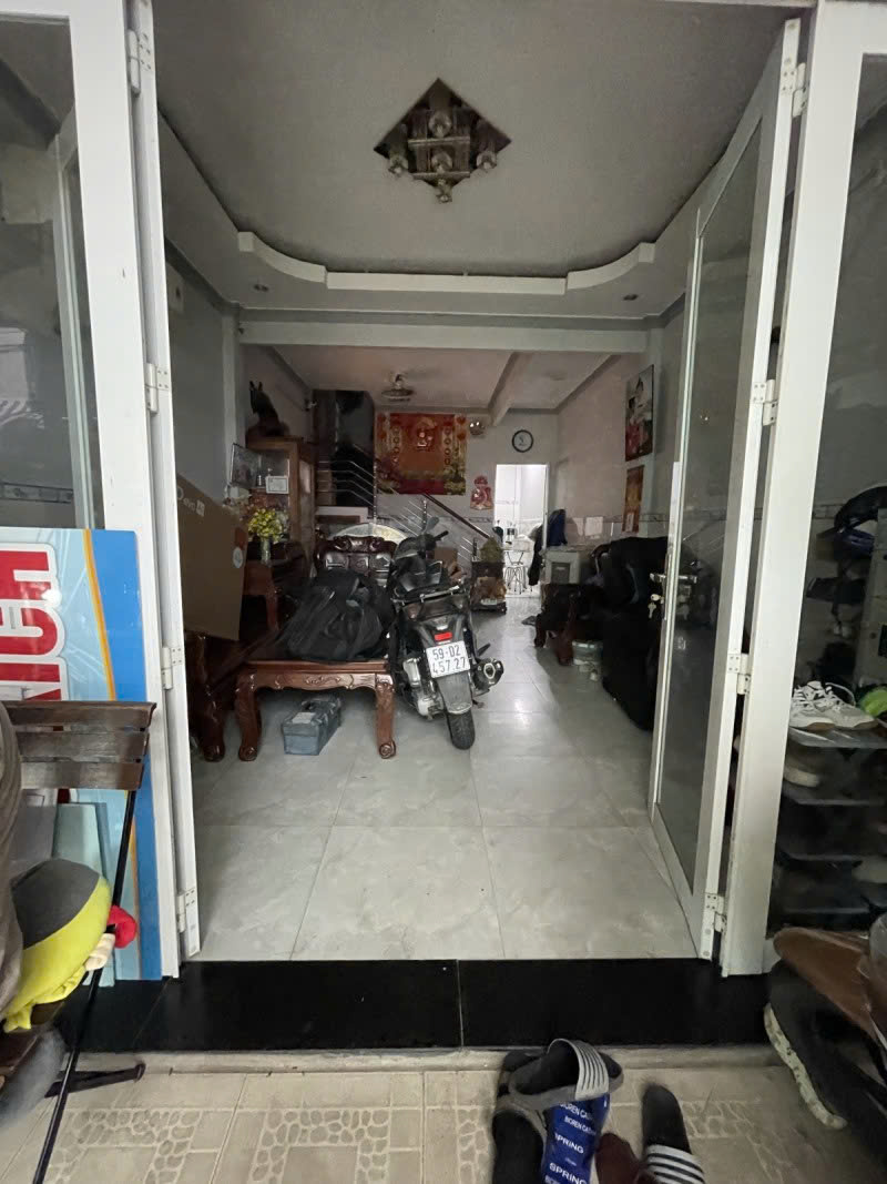 Gần ĐH Công Thương Nhà Đẹp Giá Chuẩn Tân Phú Trệt+Lầu BTCT Chỉ 5 Đồng 7 - Ảnh 1