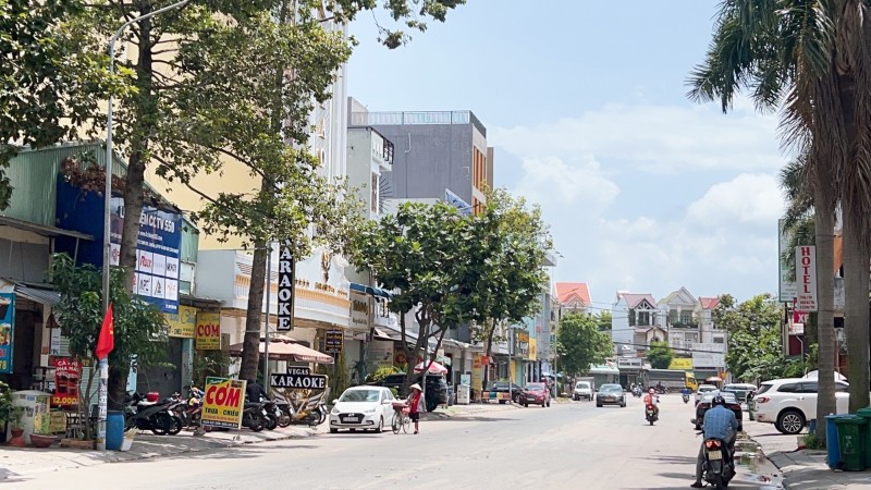 Cho thuê nhà 4 Tầng ngay Vincom 550 NGANG 15M,có Thang Máy,PCCC đầy đủ - Ảnh chính