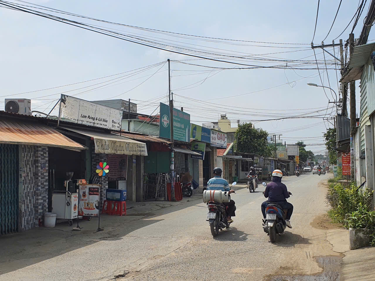 DÃY NHÀ (25X65) 3 MẶT TIỀN NGAY CHỢ THỚI TỨ, TRỊNH THỊ MIẾNG, HÓC MÔN - Ảnh 1