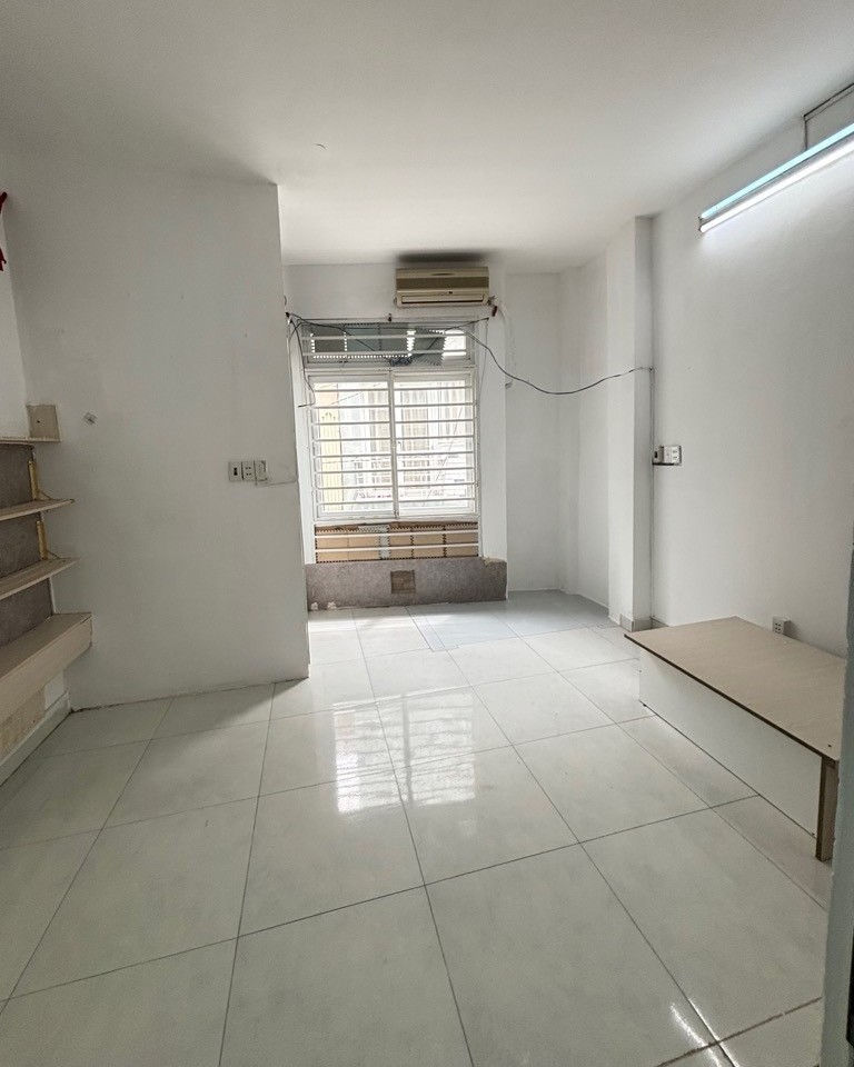 HẺM XE TẢI, 3 Tầng BTCT, DTSD hơn 80m2, P13 Bình Thạnh, 5.x ty - Ảnh 1