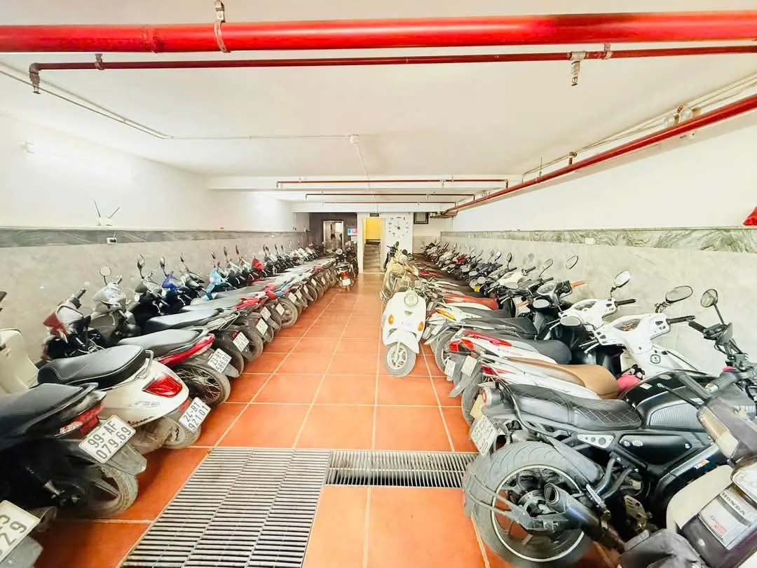 ​Bán Nhà Mặt Phố Trần Vỹ. Cầu Giấy. Thang Máy. Ô Tô. Vỉa Hè. DT 136m2. MT 6,5m. Giá 88,5 Tỷ. - Ảnh chính
