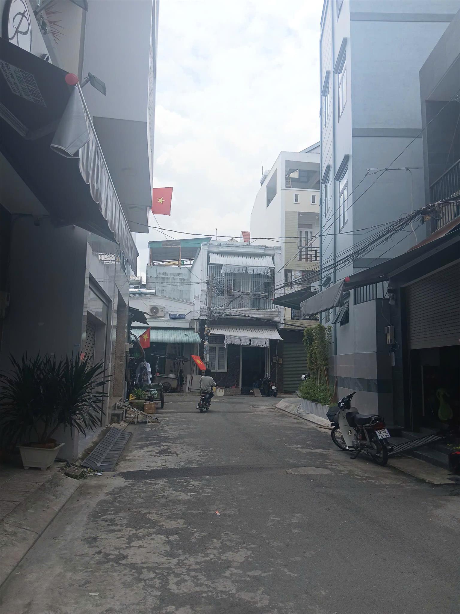 BÁN GẤP NHÀ ĐẸP HẺM XE HƠI ĐỖ CỬA ĐỖ CÔNG TƯỜNG, TÂN PHÚ, 4 TẦNG, 56M2, SỔ HỒNG RIÊNG, CHỈ 7 TỶ - Ảnh 2