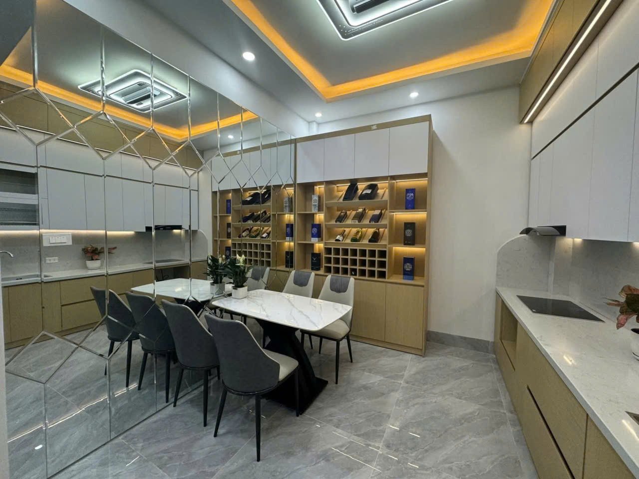 HOA HẬU THANH XUÂN - GARA 7 CHỖ - 10 MÉT RA HỒ - FULL NỘI THẤT VIP - Ảnh 1