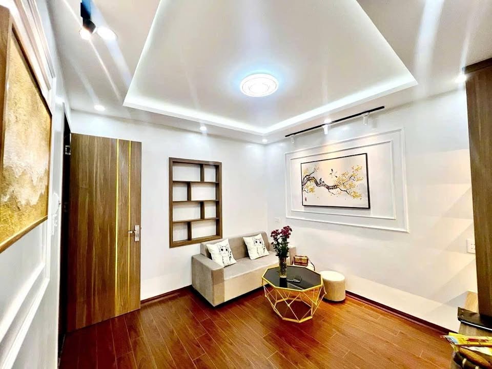 🏡 CÁCH Ô TÔ 15M – NHÀ ĐẸP LUNG LINH – FULL NỘI THẤT – NỞ HẬU THOÁNG SÁNG – PHỐ THẠCH BÀN LONG BIÊN - Ảnh 2