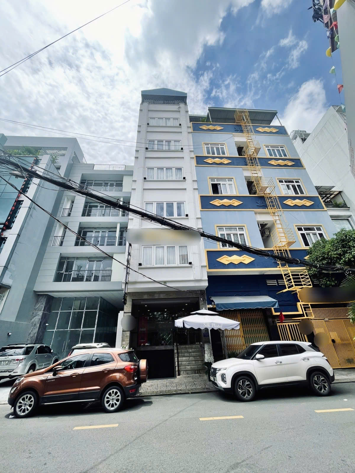 HIẾM - DT 300/THÁNG - NGAY SÂN BAY - KHÁCH SẠN 33 PHÒNG - 900M2 SÀN - SHR - NỞ HẬU - Ảnh chính