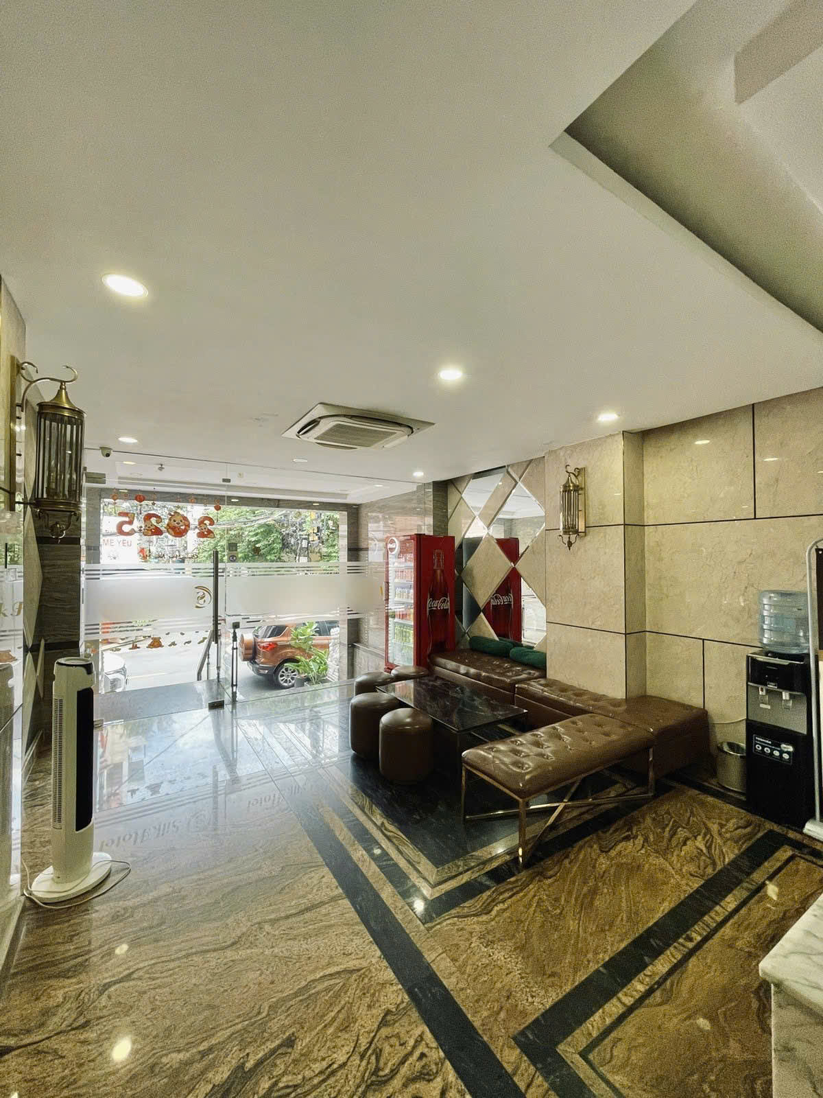 HIẾM - DT 300/THÁNG - NGAY SÂN BAY - KHÁCH SẠN 33 PHÒNG - 900M2 SÀN - SHR - NỞ HẬU - Ảnh 3