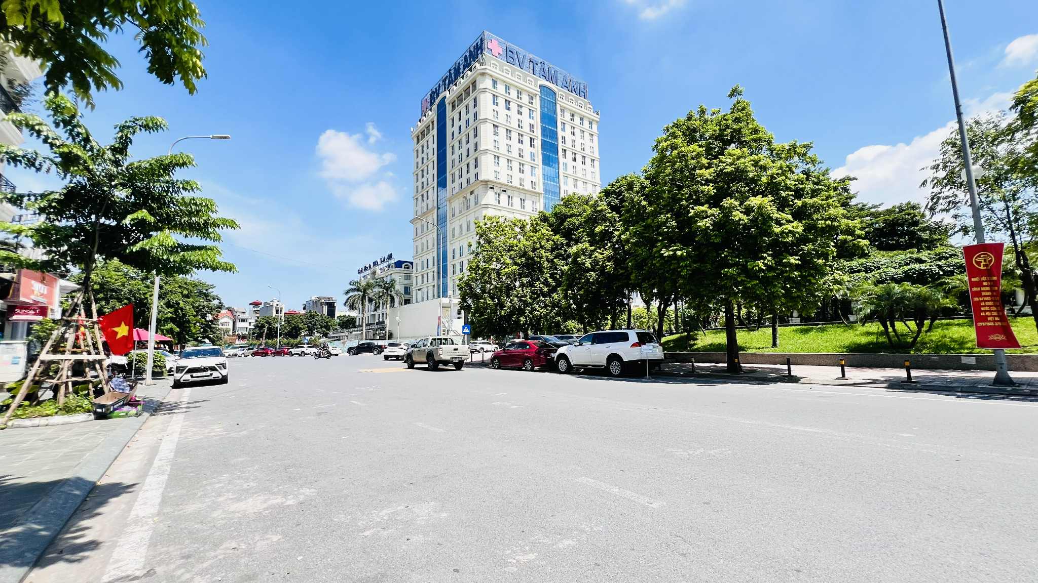 bán nhà Hoàng Như Tiếp- bệnh viện Tâm Anh, diện tích 140m, ôtô tránh, cách bệnh viện Tâm Anh 50m - Ảnh 1