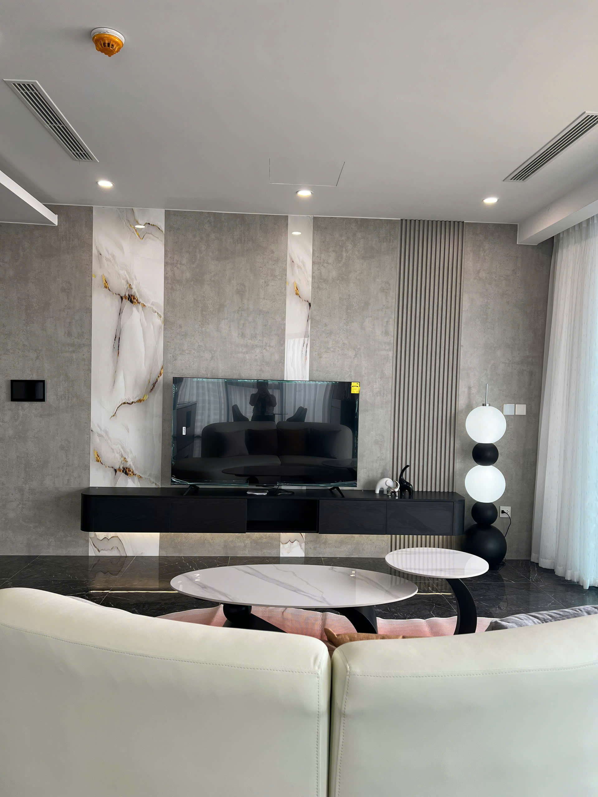 CHO THUÊ CĂN HỘ CAO CẤP 110M2 TẠI SUNSHINE GOLDEN RIVER, QUẬN TÂY HỒ, HÀ NỘI - Ảnh chính