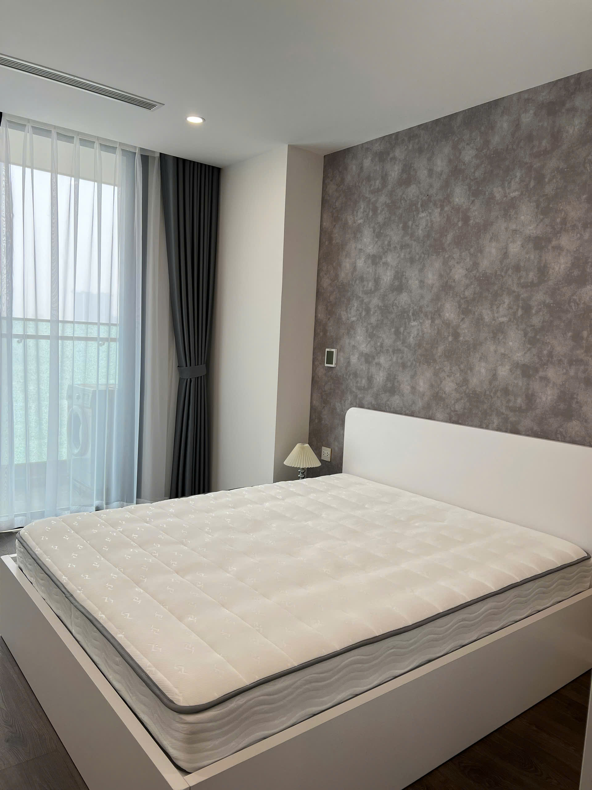 CHO THUÊ CĂN HỘ CAO CẤP 110M2 TẠI SUNSHINE GOLDEN RIVER, QUẬN TÂY HỒ, HÀ NỘI - Ảnh 2