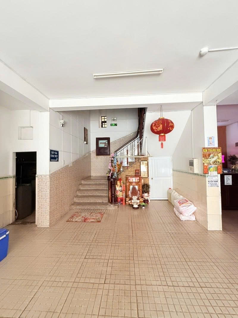 Bán nhà Mặt tiền Tên Lửa - gần Tỉnh Lộ 10,  DT: 11,8x15,5m,4 Tầng - 14PN, 22,5 tỷ, - Ảnh 3